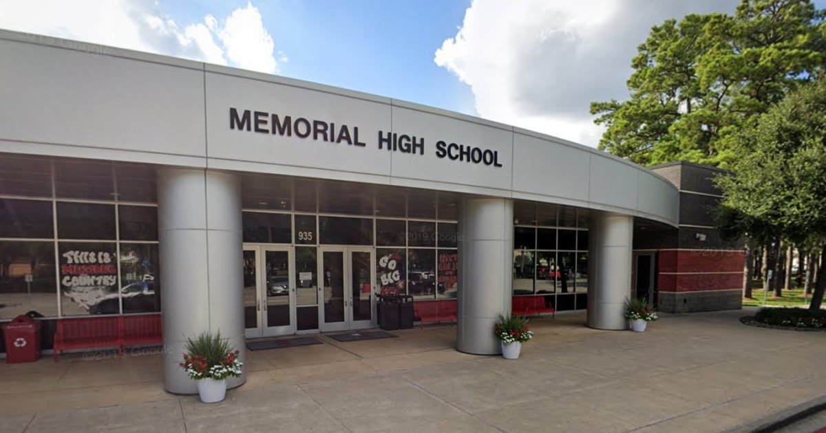 2 Teen Girls Accused of Planning of Foot of Houston-Area High School