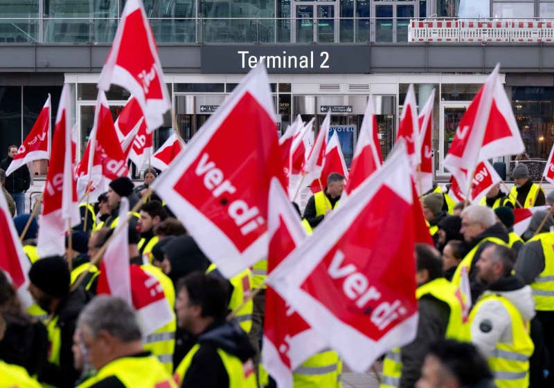Posts strike hits 10% of the German shipments, more scheduled shots