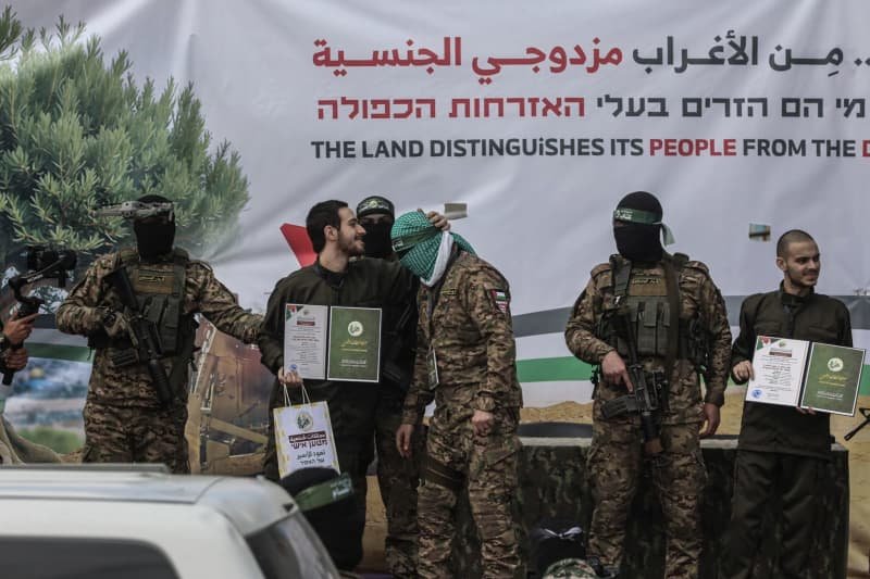 Hamas hands over three more hostages to the red cross in Gaza