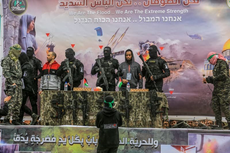 Two lovers released in Israel, military says