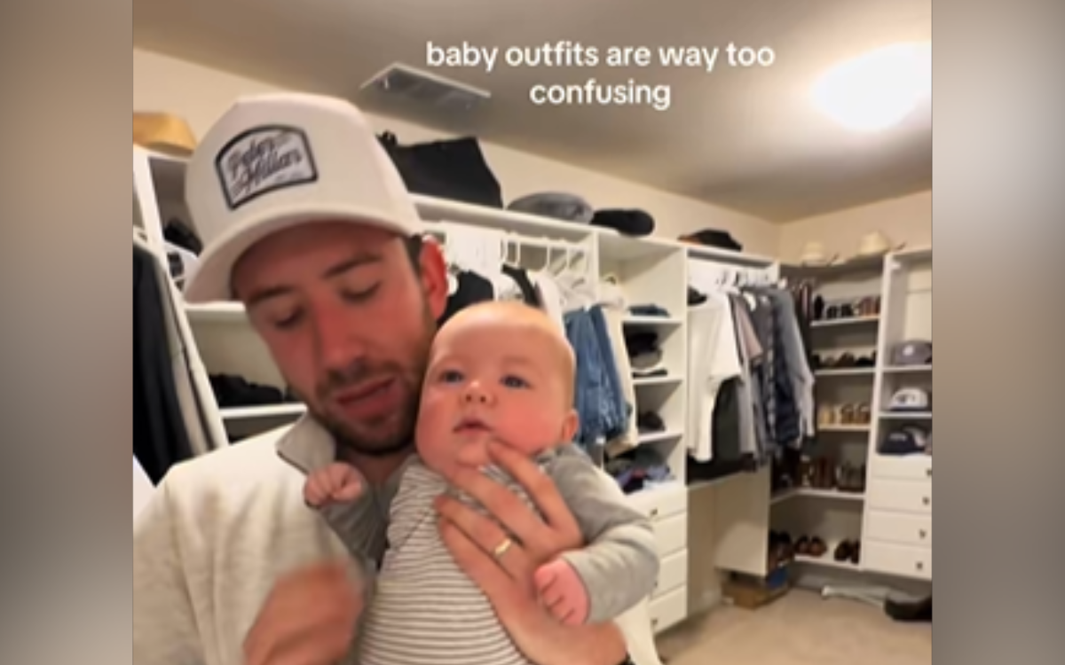 Mom leaves her husband to dress the child, cannot stop laughing in the result-'confusion '