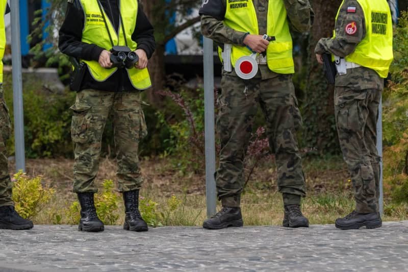 Poland defends border controls as German officers wished