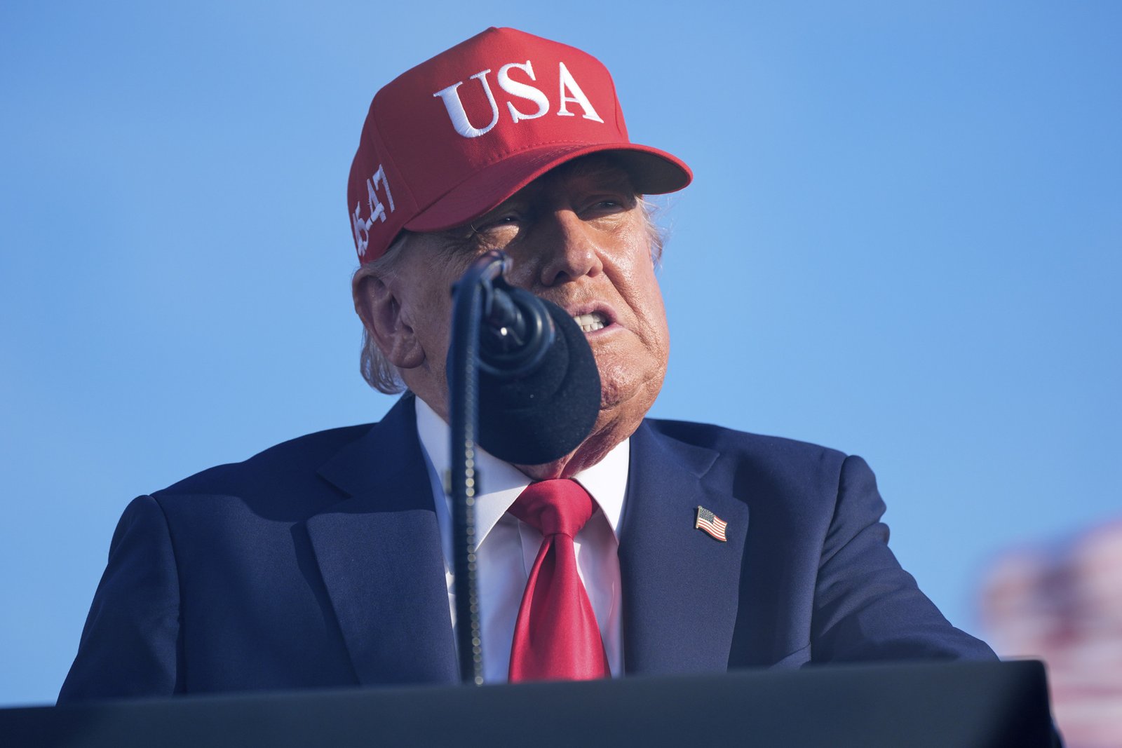 Videos show the size of Trump's crowd to the Iowa State Fair