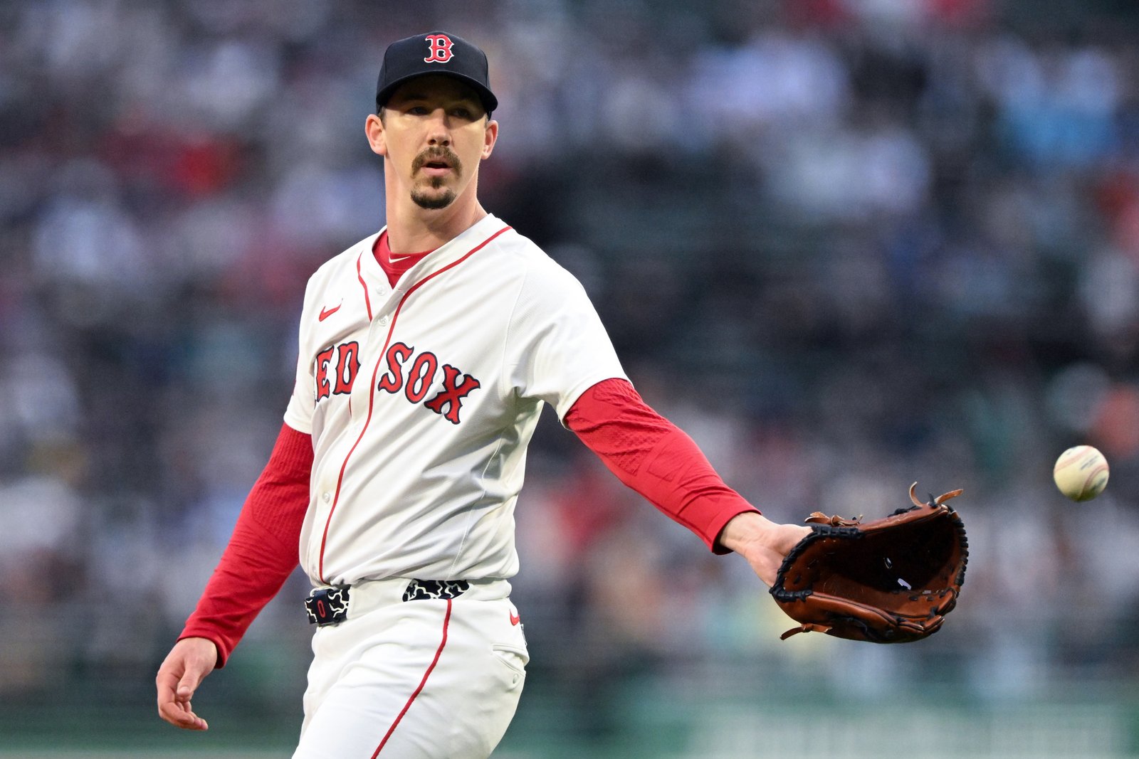 A pitcher of $ 21 million Red Sox has listed as a potential chip trade in front of the deadline