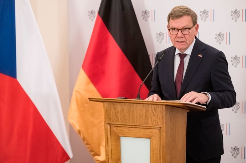 The boundary side minister the border controls on visit to Prague