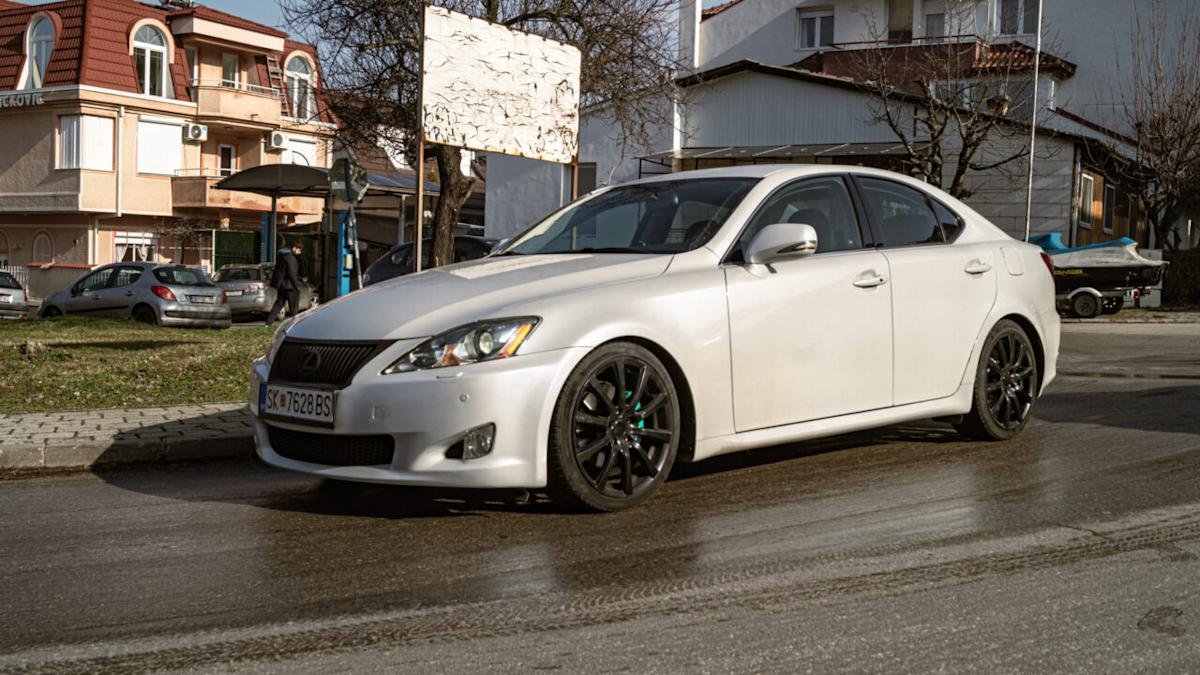Lives with a lexus is 220d - the diesel-powered lexus you can't have
