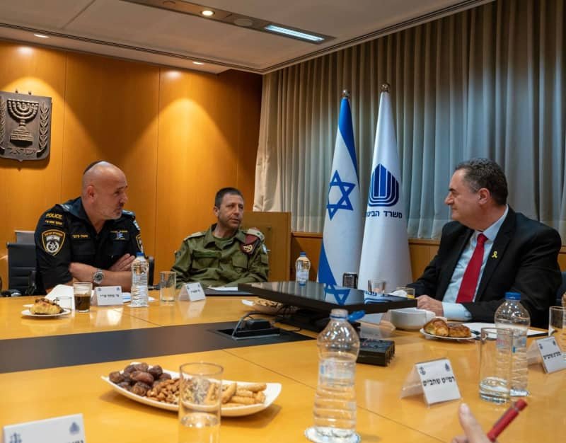 Those engaged in violence against idf soldiers should be 'treated with severely'