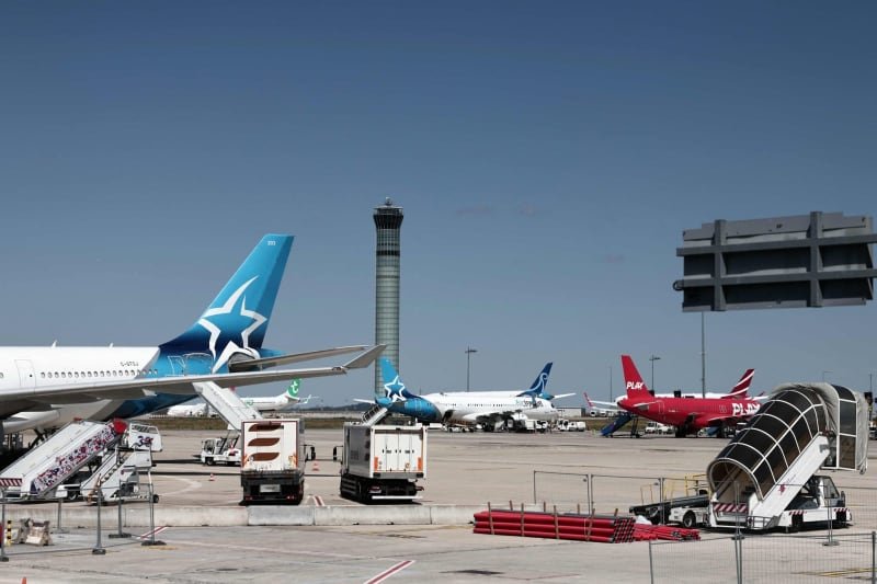 The French Air Traffic Traffic Control Srikes delay halfway through travelers