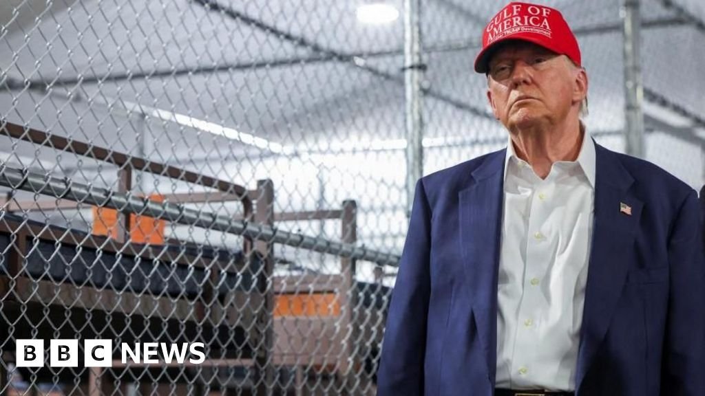 Trump Visits 'Alligator Albatel' Center's migrator's migrator detention in Florida Everglades