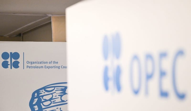 Opec + also grows output in August