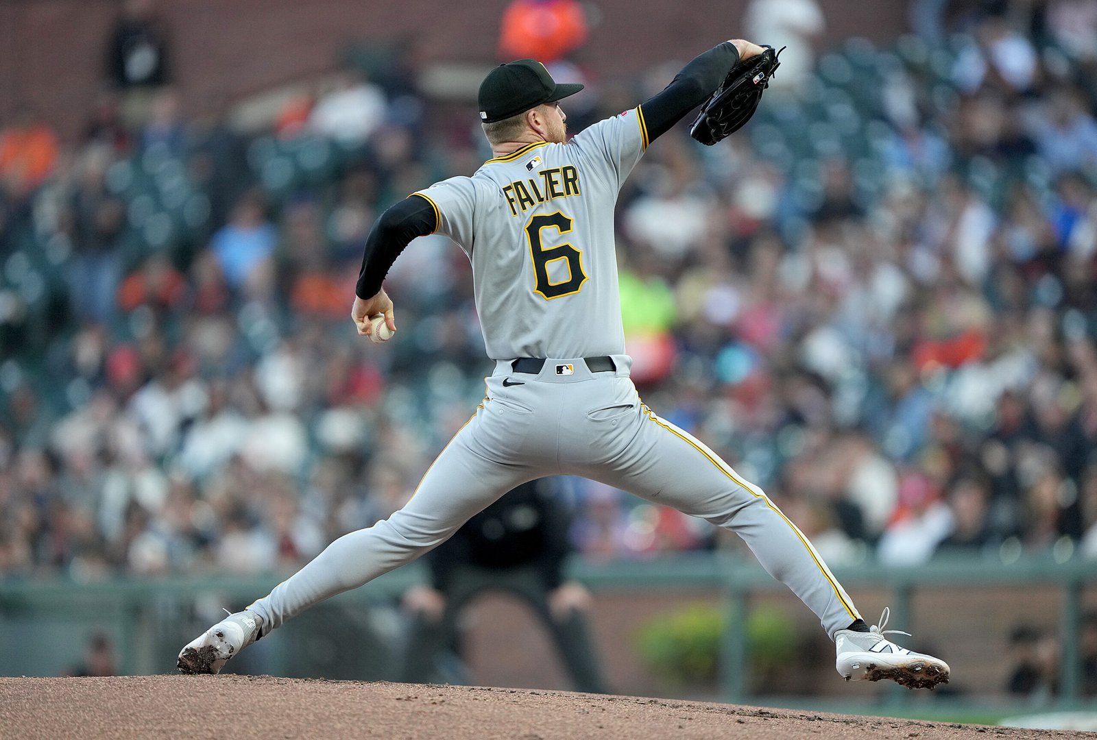The royals get reported to the left left by the pirates in final minutes