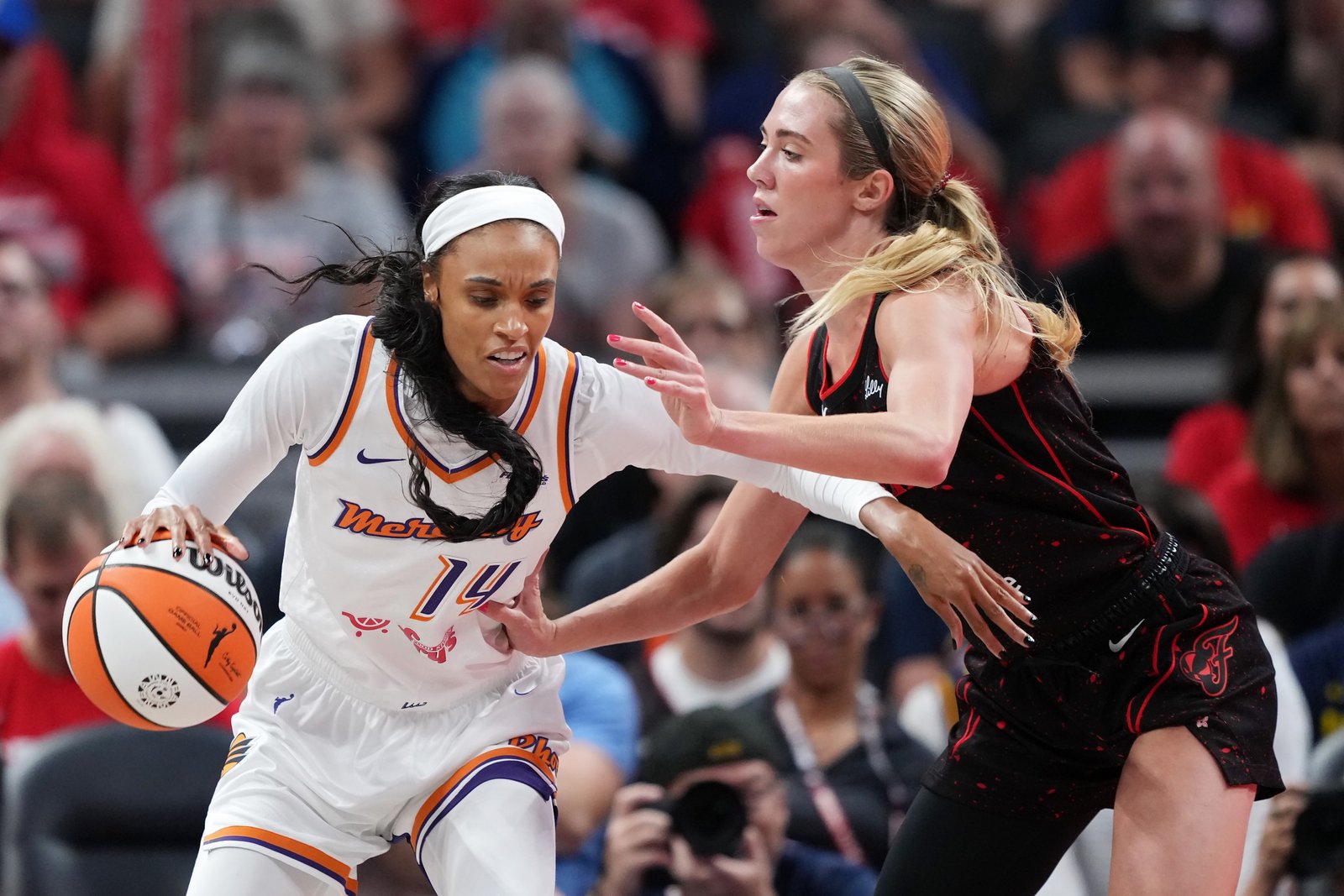 The Wednesday star explodes on Fever fans Over "devel of bonner