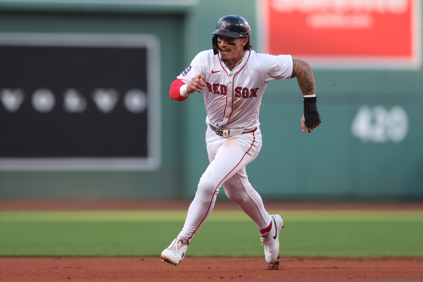 MLB Executive Poll see Red Sox Star ofice Eyed by Phillies, a Padres