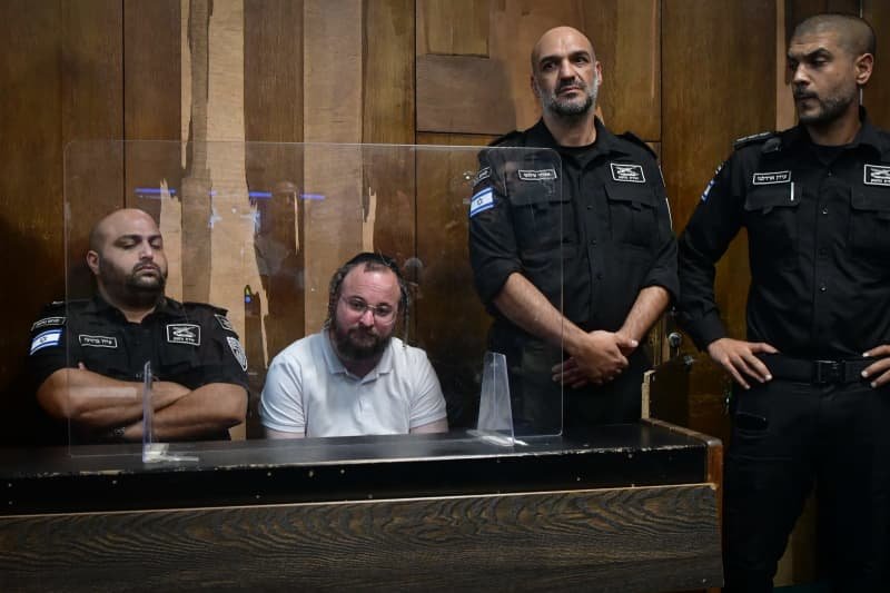 Israel police residents five residents of additional brak