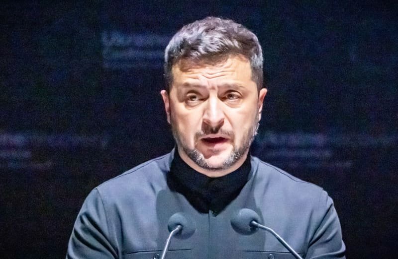 The political president of the President holding the first phone call with Zelensky