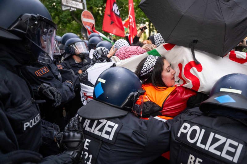 Berlin Raid after the Pro-Palestinian Rally leaves the police officer injured