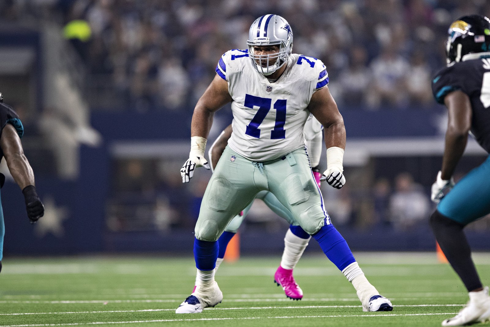 Dallas cowboys considering the meeting with ex-lineeman