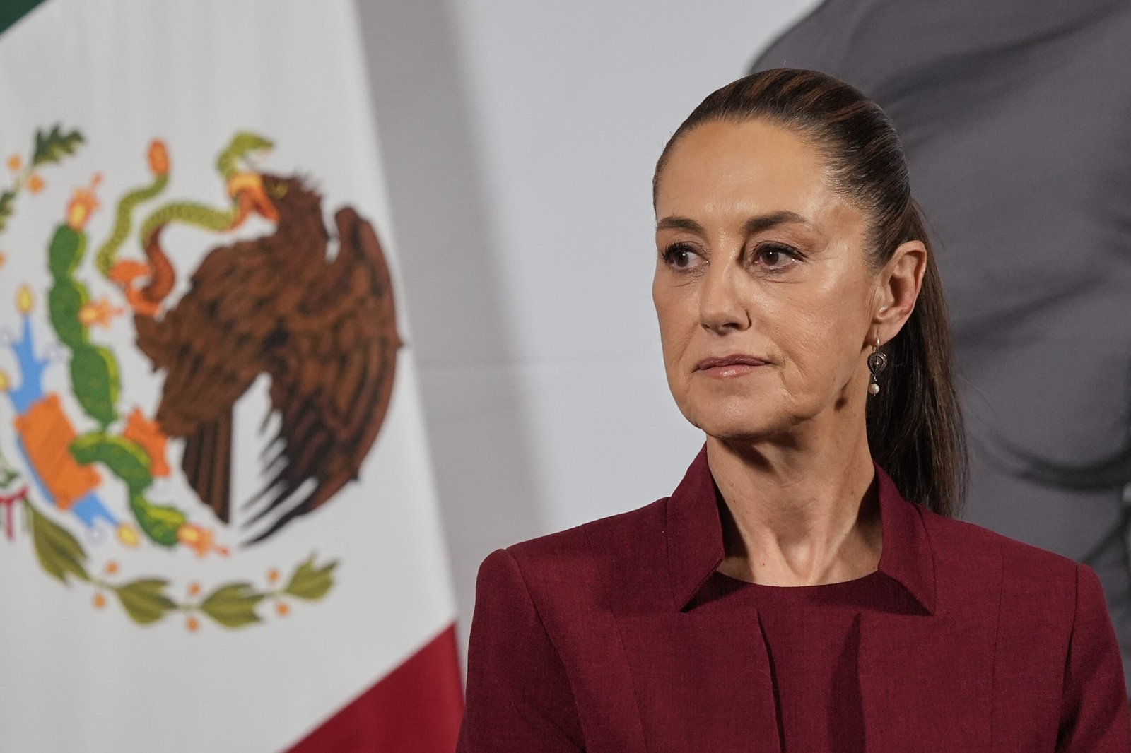 Mexico the President Claudia Sheinbaum reacts to Boxer July Caesar César Chávez Jr. Ariz Arrench