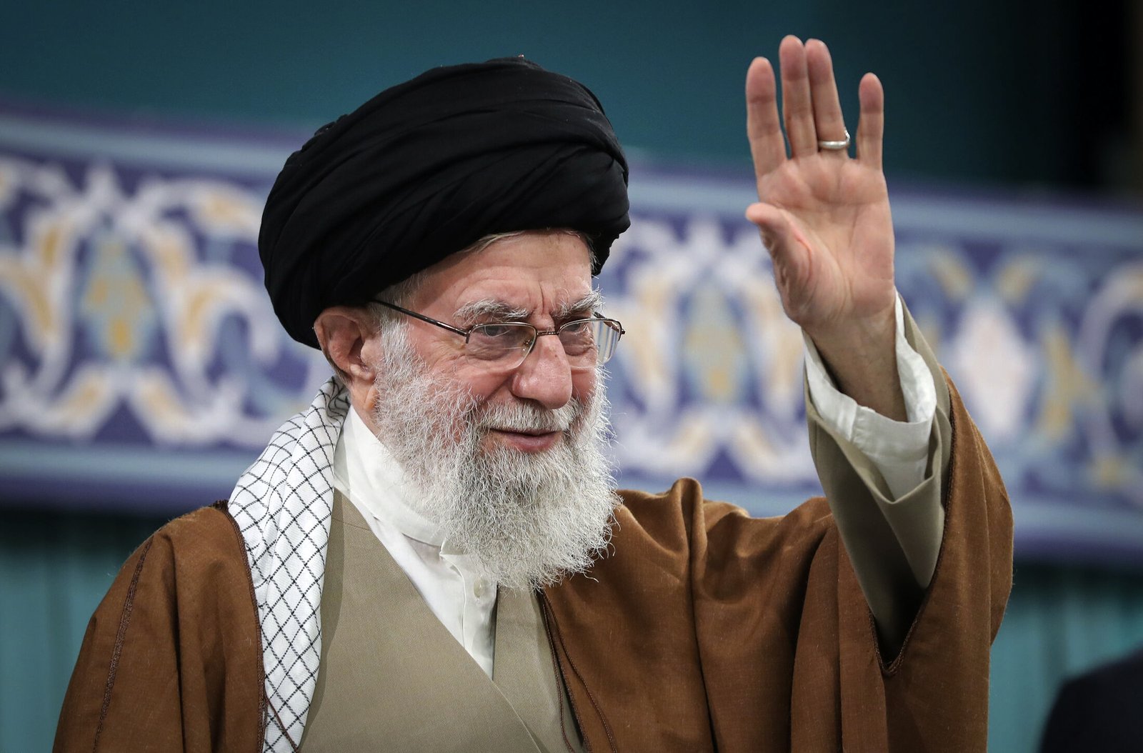 Iran head of the Iran makes the public appearance from war
