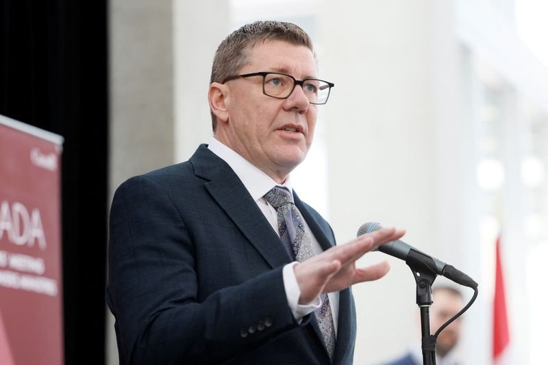 Saskatchewan Premier to go to China to discuss canola fees