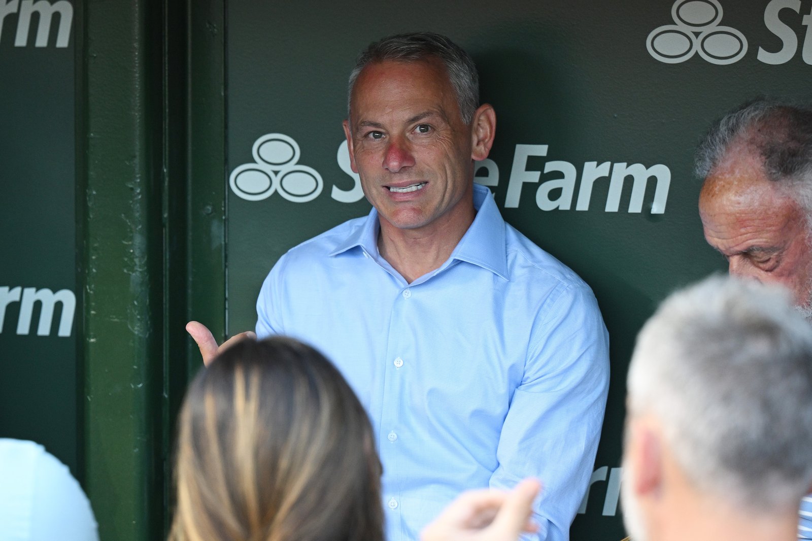 Jed hoyer offers response to the trade deadline of the cubs departure of pitching