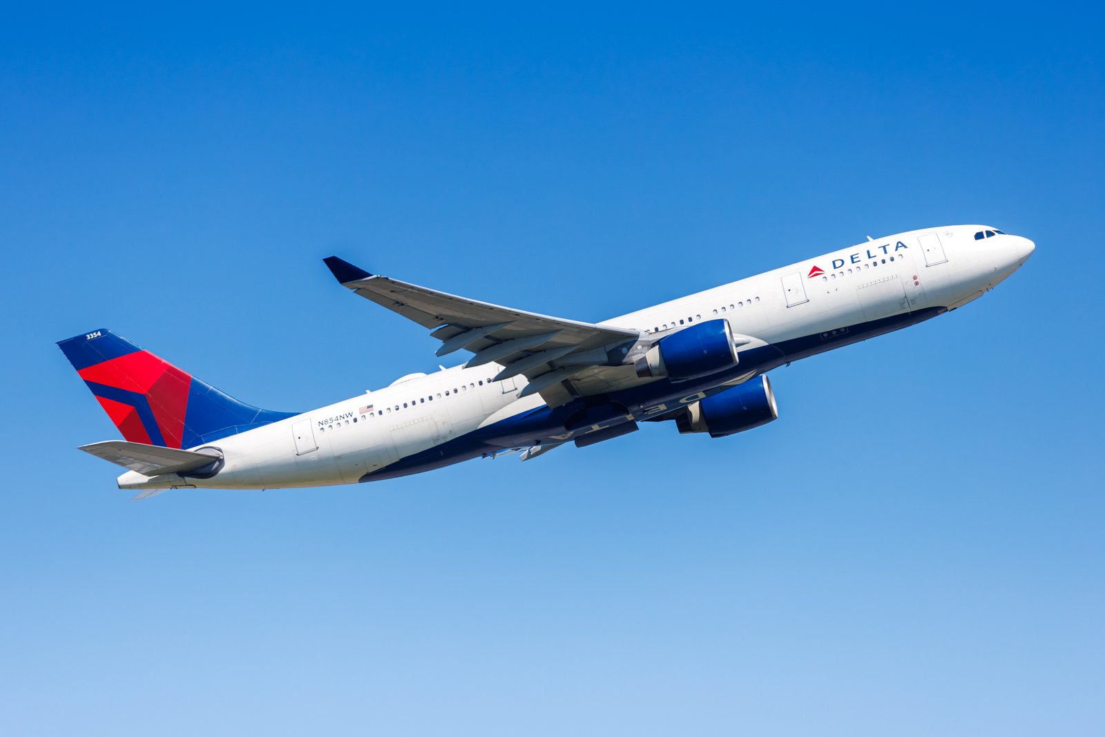 Part of Delta Air Lines Wing Quick to the middle of the flight