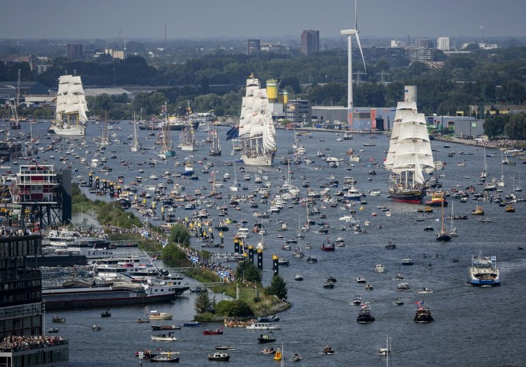 The high ships sail in Amsterdam for giant size festiv