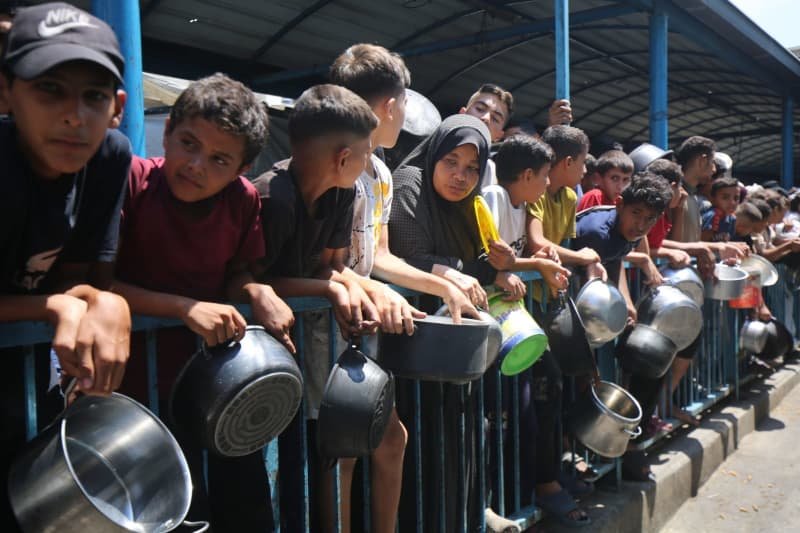 Saudi Arabia worries a lot of gaza after a ratio of famine