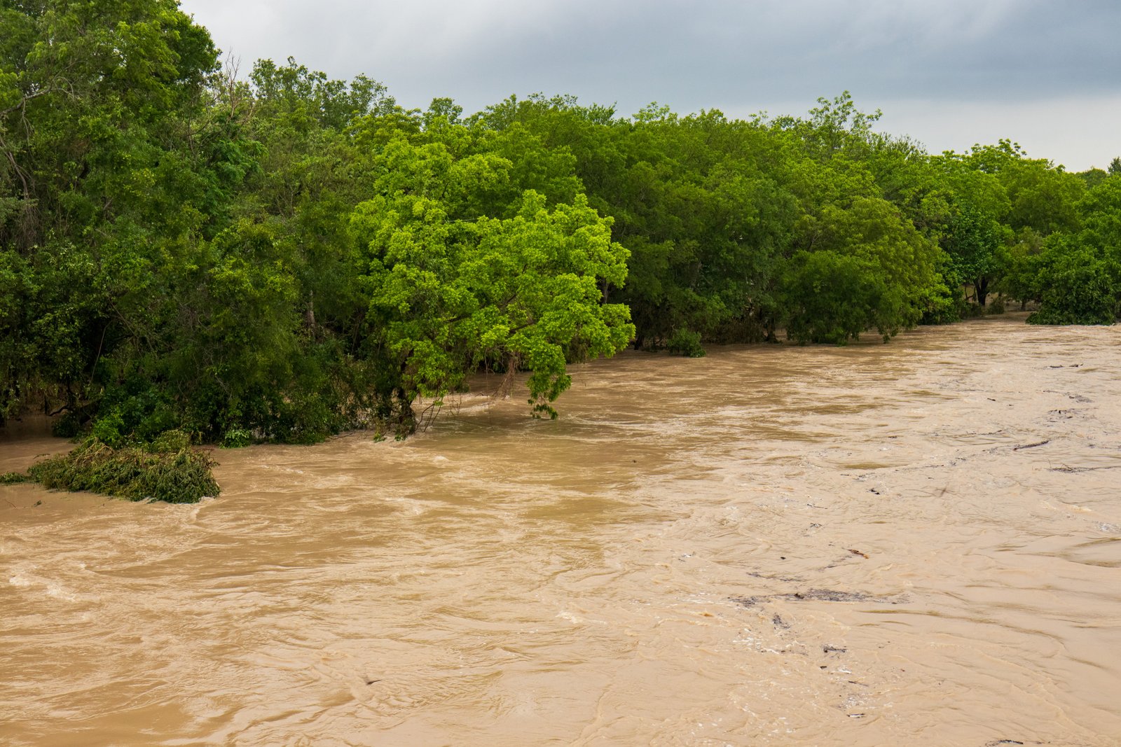 River flood drrenchen 'Fishnand' Fishnand
