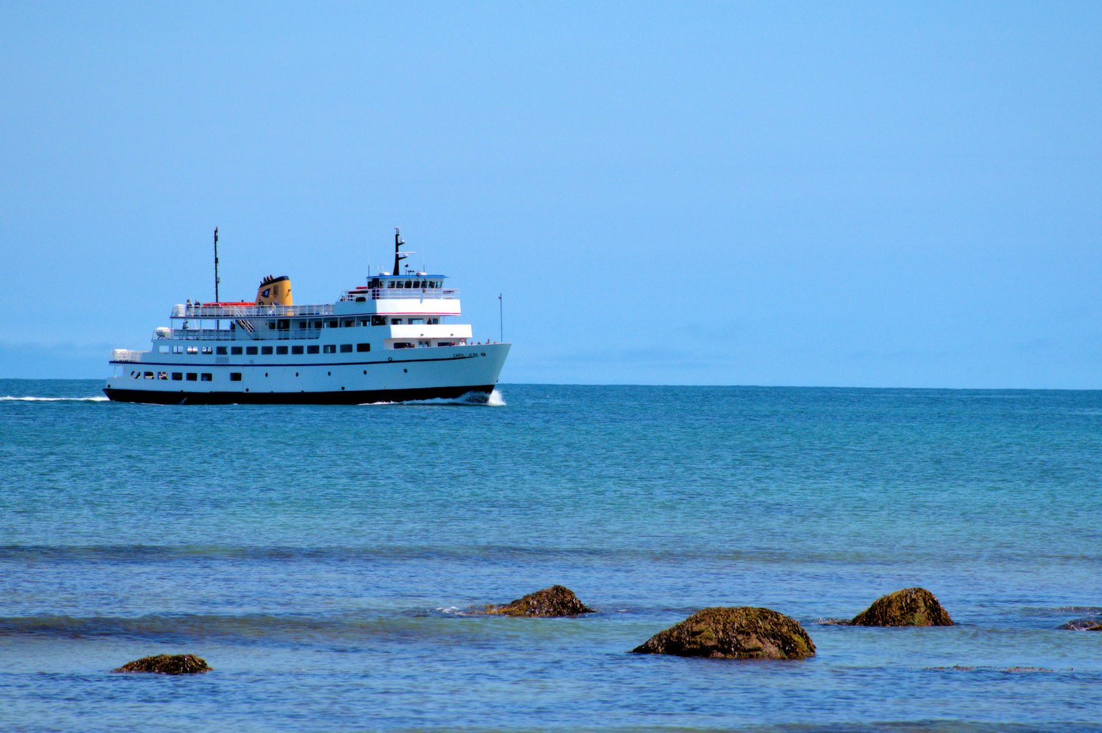 Hurricane erin waves toss around popular ferryboat: "You don't seem to have fun"