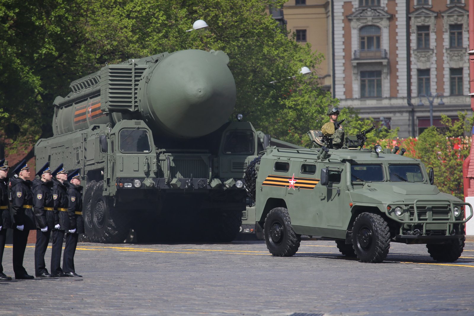 Rosom Questions Jef To Russia Nuclear Weapons: 'Colossal Thumbnails'